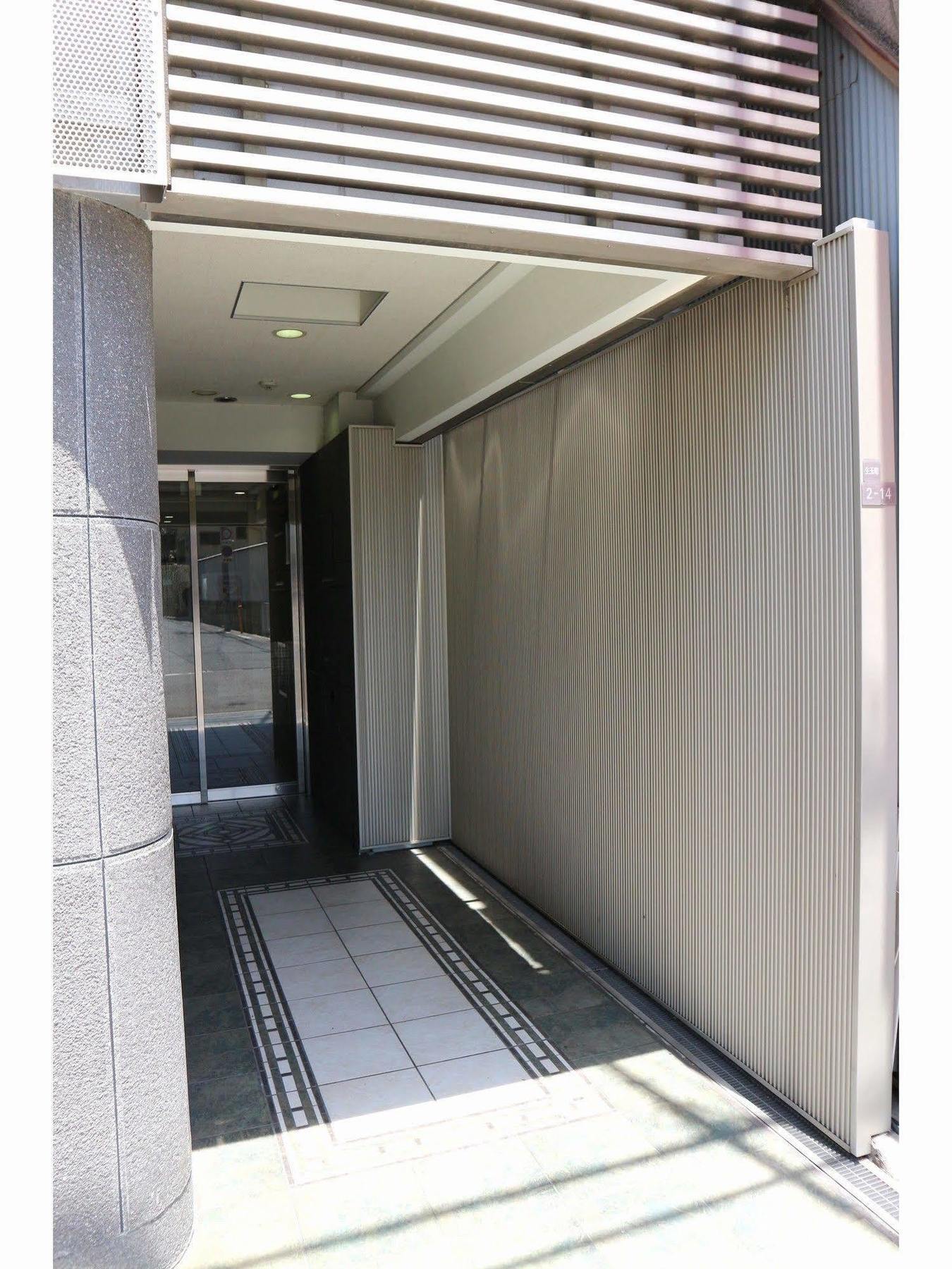 Uehonmachi Plaza Hotel (Adults Only) Osaka Bagian luar foto