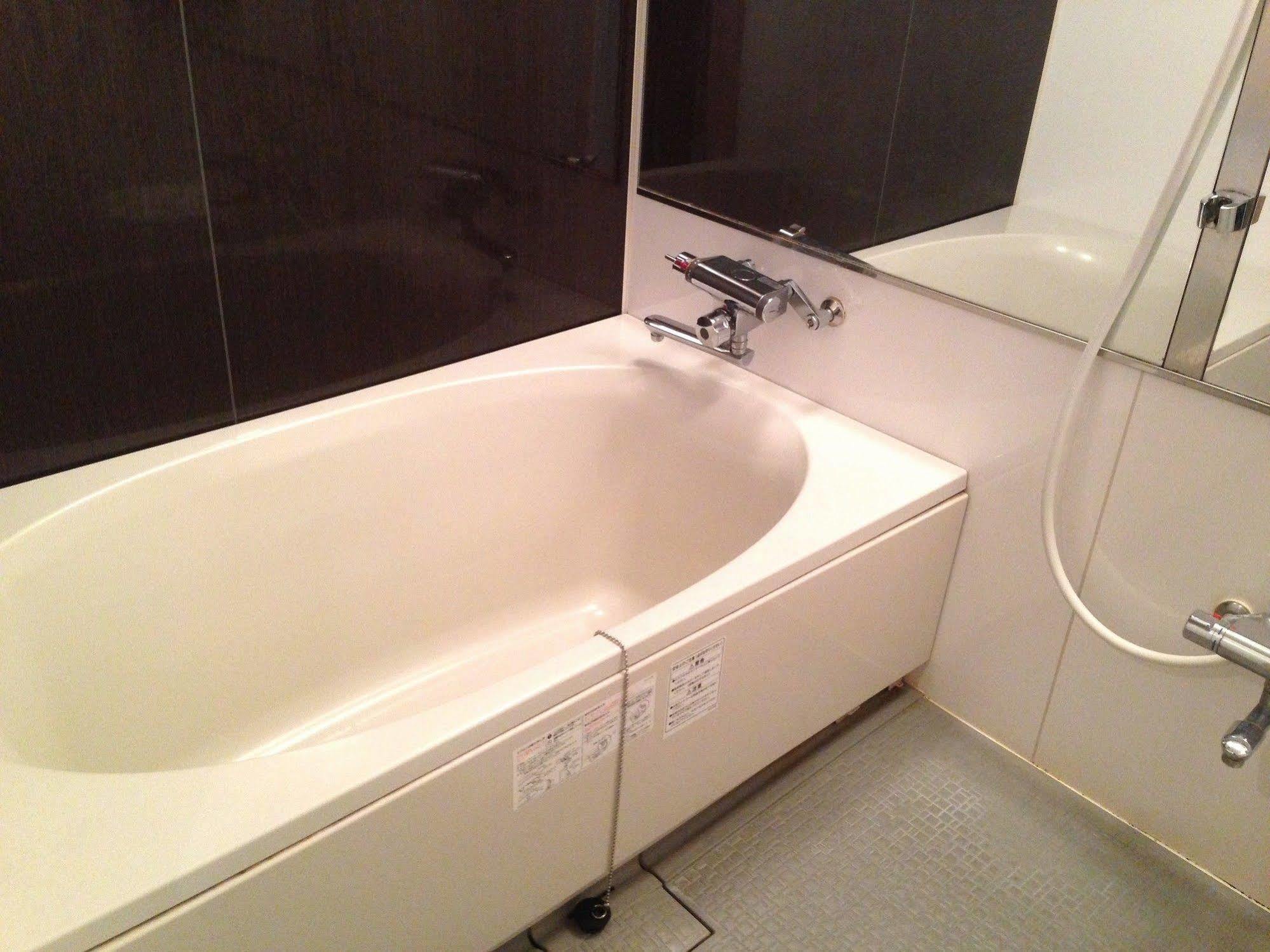 Uehonmachi Plaza Hotel (Adults Only) Osaka Bagian luar foto