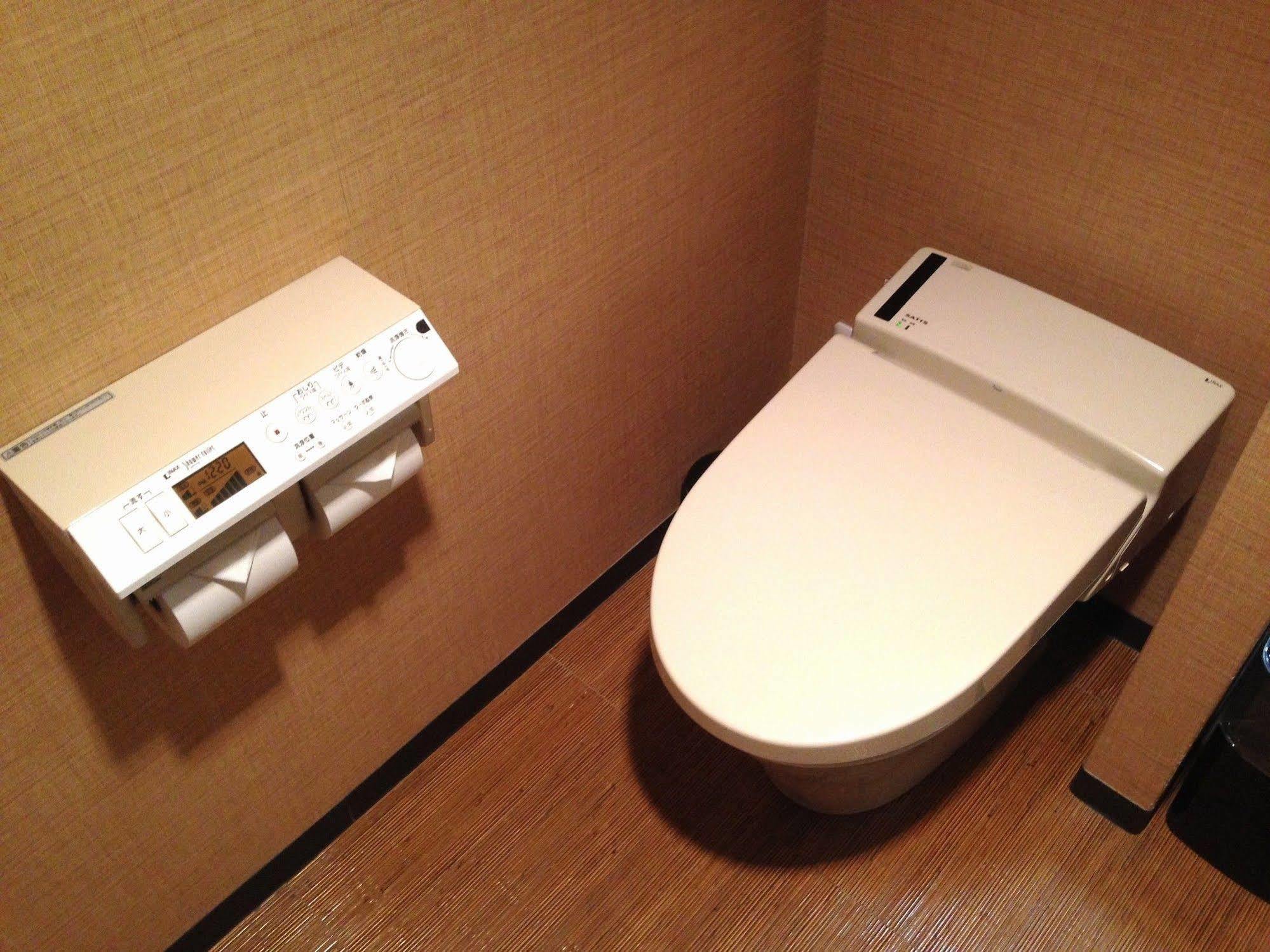 Uehonmachi Plaza Hotel (Adults Only) Osaka Bagian luar foto