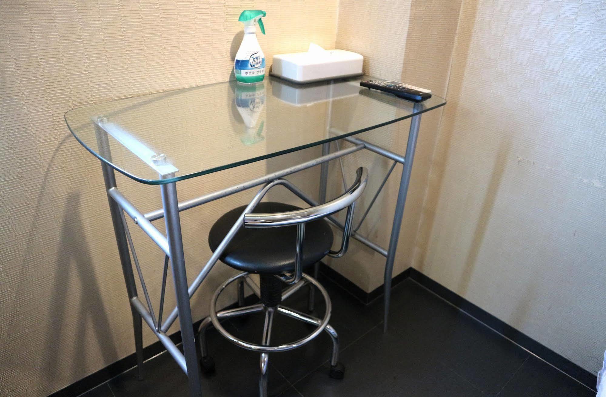 Uehonmachi Plaza Hotel (Adults Only) Osaka Bagian luar foto