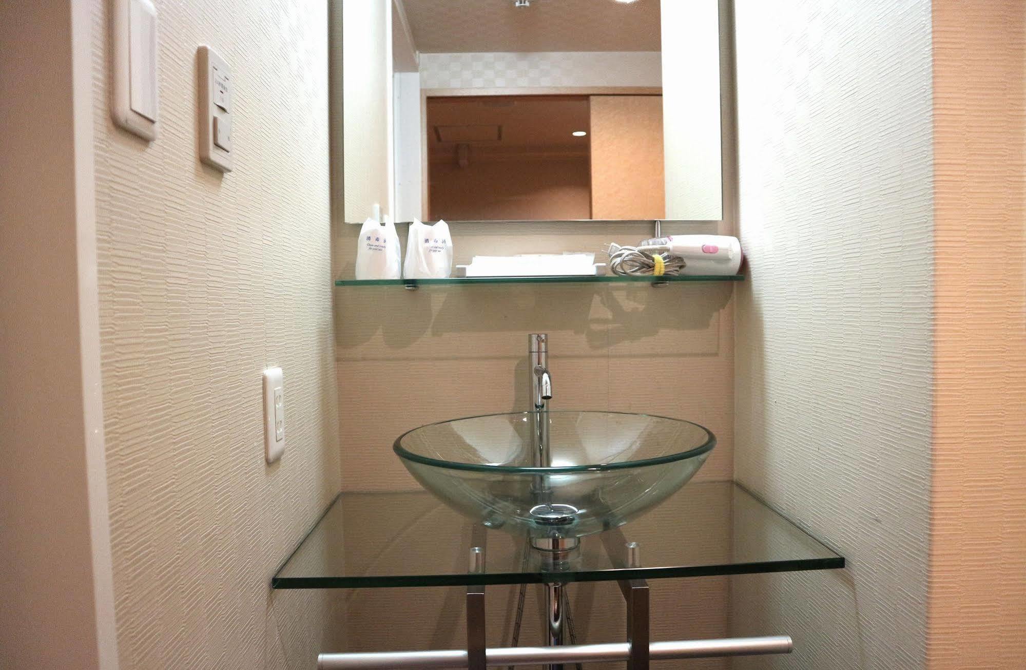 Uehonmachi Plaza Hotel (Adults Only) Osaka Bagian luar foto