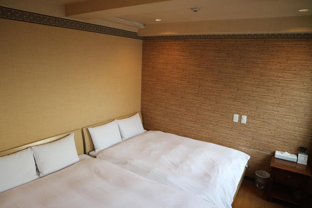 Uehonmachi Plaza Hotel (Adults Only) Osaka Bagian luar foto