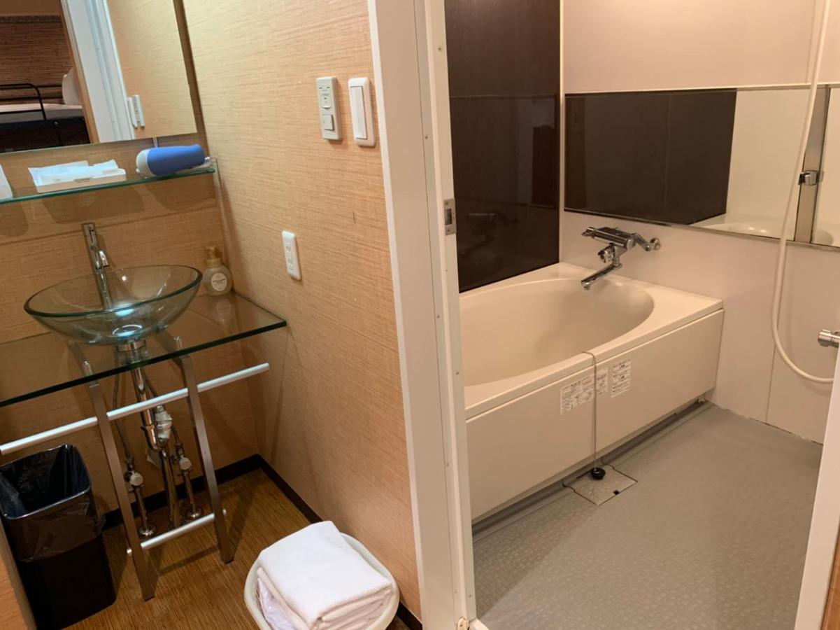 Uehonmachi Plaza Hotel (Adults Only) Osaka Bagian luar foto